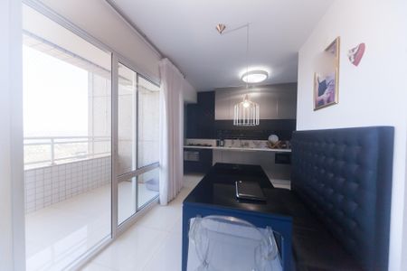 Apartamento à venda com 74m², 2 quartos e 2 vagas Apartamento à venda com 74m², 2 quartos e 2 vagasSala de Jantar