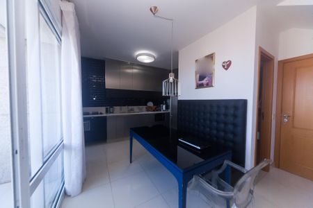 Apartamento à venda com 74m², 2 quartos e 2 vagas Apartamento à venda com 74m², 2 quartos e 2 vagasSala de Jantar