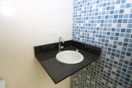 Banheiro de apartamento para alugar com 1 quarto, 35m² em Parque Artur Alvim, São Paulo