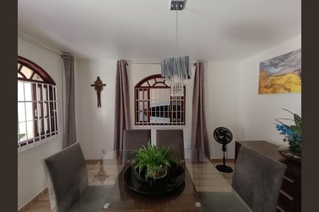 Casa para alugar com 334m², 5 quartos e 3 vagas