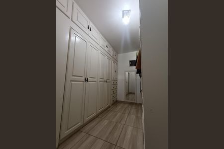 Casa para alugar com 334m², 5 quartos e 3 vagas
