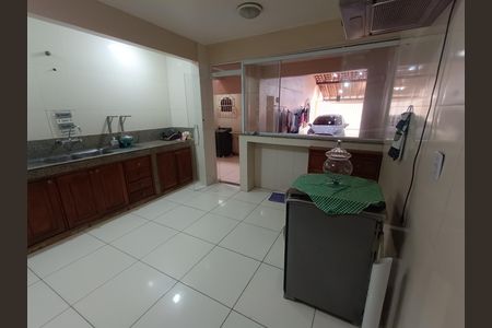 Casa para alugar com 334m², 5 quartos e 3 vagas