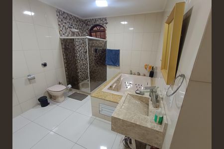 Casa para alugar com 334m², 5 quartos e 3 vagas