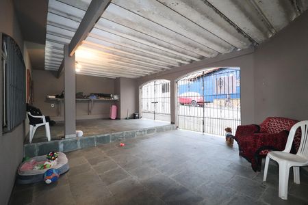 Casa à venda com 200m², 2 quartos e 2 vagasGaragem