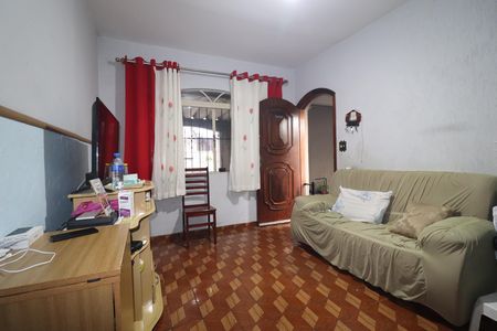 Casa à venda com 200m², 2 quartos e 2 vagasSala