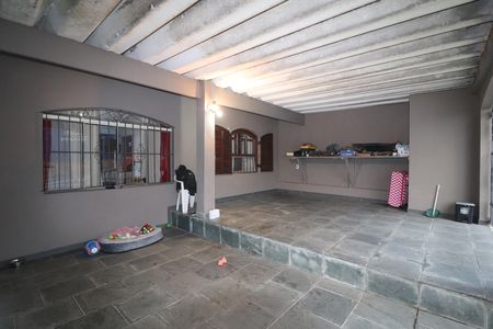 Casa à venda com 200m², 2 quartos e 2 vagasGaragem