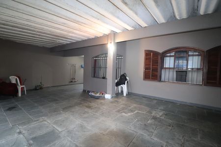 Casa à venda com 200m², 2 quartos e 2 vagasGaragem