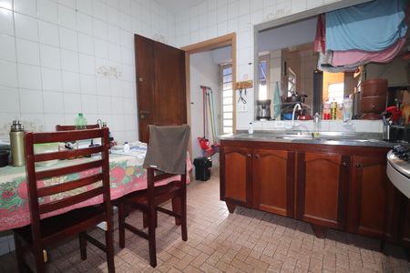 Casa à venda com 200m², 2 quartos e 2 vagasCozinha