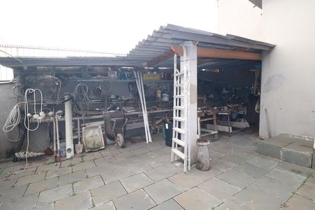 Casa à venda com 200m², 2 quartos e 2 vagasQuintal