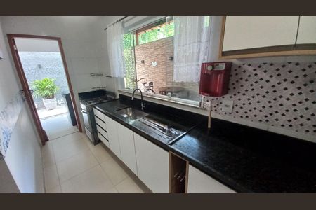 Casa de condomínio para alugar com 120m², 3 quartos e 2 vagasCozinha