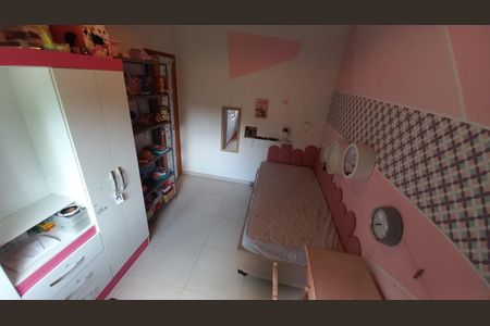 Quarto  de casa de condomínio para alugar com 3 quartos, 120m² em Maria Paula, São Gonçalo