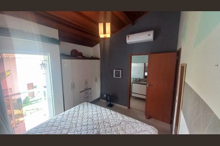 Quarto  de casa de condomínio para alugar com 3 quartos, 120m² em Maria Paula, São Gonçalo