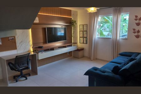 Sala 1 de casa de condomínio para alugar com 3 quartos, 120m² em Maria Paula, São Gonçalo