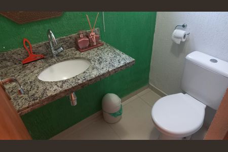 Casa de condomínio para alugar com 120m², 3 quartos e 2 vagasBanheiro 