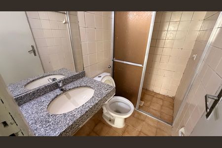 Banheiro de apartamento para alugar com 3 quartos, 70m² em Setor dos Afonsos, Goiânia