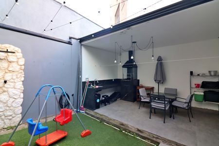 Casa à venda com 200m², 3 quartos e 2 vagasEspaço Gourmet