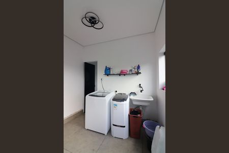Casa à venda com 200m², 3 quartos e 2 vagasÁrea de Serviço
