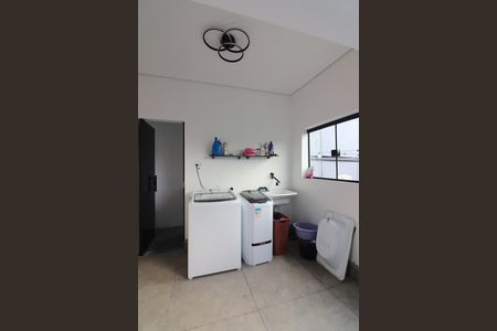 Casa à venda com 200m², 3 quartos e 2 vagasÁrea de Serviço