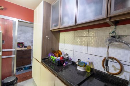 Cozinha de apartamento à venda com 2 quartos, 60m² em Cristal, Porto Alegre