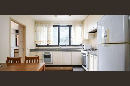 Apartamento à venda com 3 quartos, 220m² em Morumbi, São Paulo