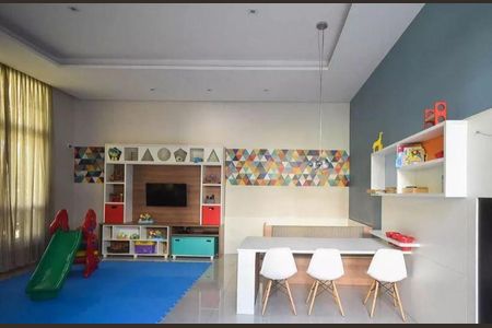 Apartamento à venda com 3 quartos, 178m² em Vila Suzana, São Paulo