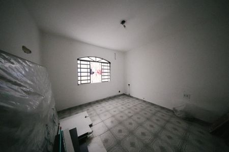 Casa para alugar com 25m², 1 quarto e sem vaga