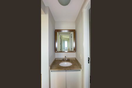 Banheiro de apartamento para alugar com 2 quartos, 50m² em Campo Belo, São Paulo