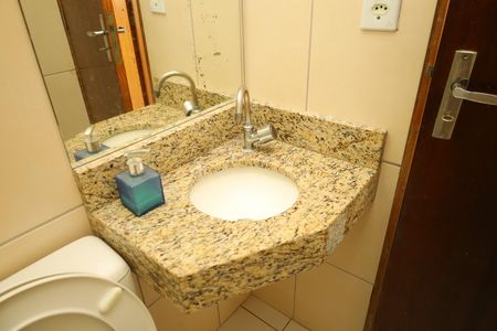 Casa para alugar com 65m², 2 quartos e 2 vagasBanheiro