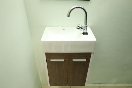 Casa para alugar com 65m², 2 quartos e 2 vagasBanheiro 2 - Lavabo