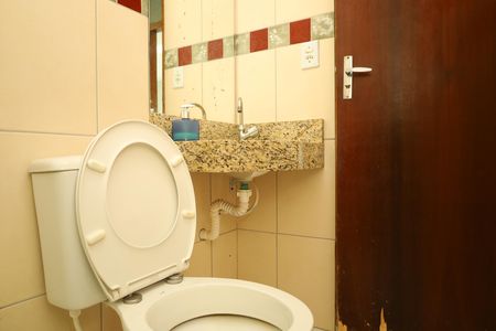 Casa para alugar com 65m², 2 quartos e 2 vagasBanheiro