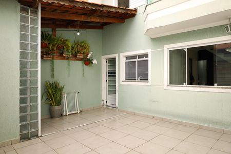 Casa para alugar com 65m², 2 quartos e 2 vagasGaragem e Quintal