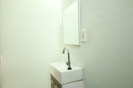 Casa para alugar com 65m², 2 quartos e 2 vagasBanheiro 2 - Lavabo