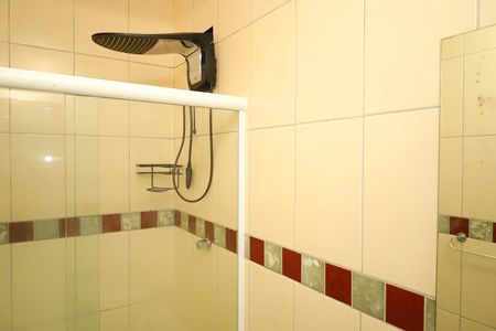 Casa para alugar com 65m², 2 quartos e 2 vagasBanheiro