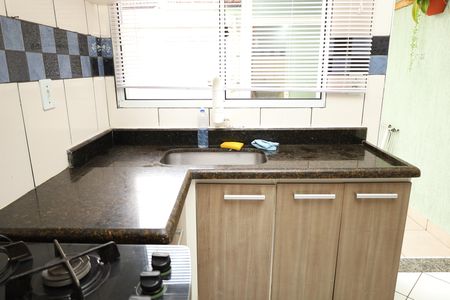 Casa para alugar com 65m², 2 quartos e 2 vagasCozinha
