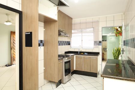 Casa para alugar com 65m², 2 quartos e 2 vagasCozinha