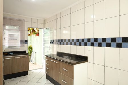 Casa para alugar com 65m², 2 quartos e 2 vagasCozinha