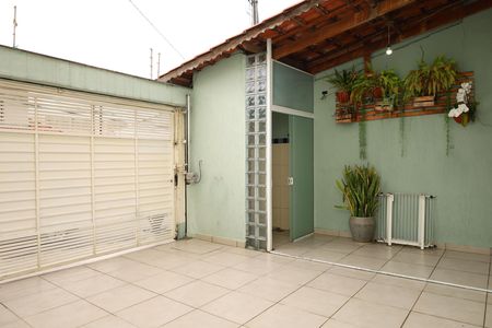 Casa para alugar com 65m², 2 quartos e 2 vagasGaragem e Quintal