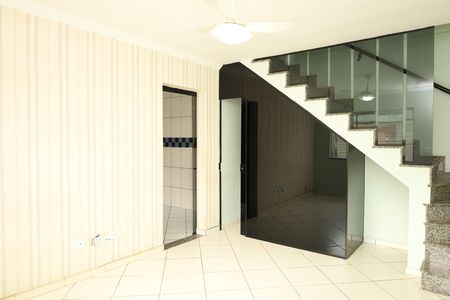 Sala de casa para alugar com 2 quartos, 65m² em Itaquera, São Paulo