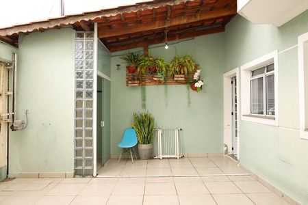 Casa para alugar com 65m², 2 quartos e 2 vagasGaragem e Quintal