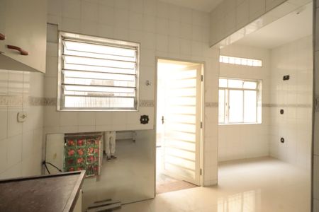Casa à venda com 215m², 3 quartos e 2 vagasCozinha