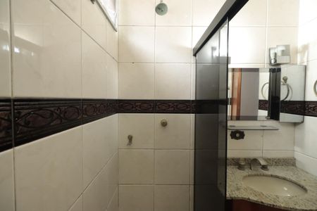 Casa à venda com 215m², 3 quartos e 2 vagasBanheiro da Suíte 1