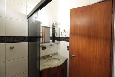 Casa à venda com 215m², 3 quartos e 2 vagasBanheiro da Suíte 1