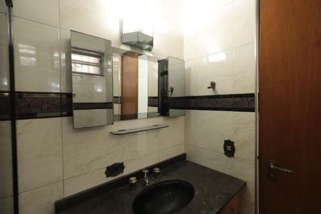 Casa à venda com 215m², 3 quartos e 2 vagasBanheiro da Suíte 2