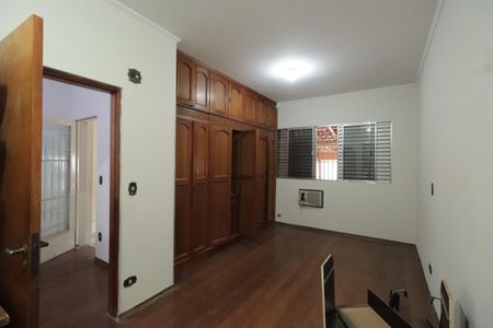 Casa à venda com 215m², 3 quartos e 2 vagasQuarto 2 - Suíte