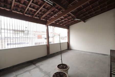 Casa à venda com 215m², 3 quartos e 2 vagasVaranda