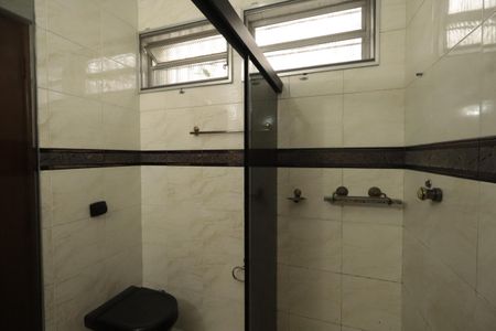 Casa à venda com 215m², 3 quartos e 2 vagasBanheiro da Suíte 2