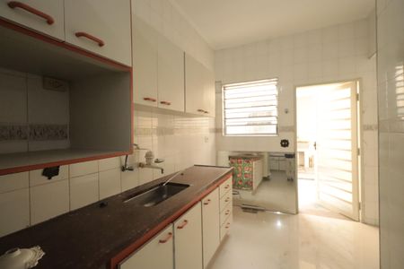 Casa à venda com 215m², 3 quartos e 2 vagasCozinha