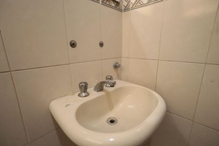 Casa à venda com 215m², 3 quartos e 2 vagasBanheiro Social