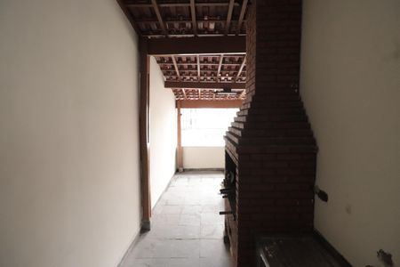 Casa à venda com 215m², 3 quartos e 2 vagasVaranda