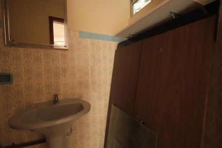 Casa à venda com 215m², 3 quartos e 2 vagasBanheiro de serviço